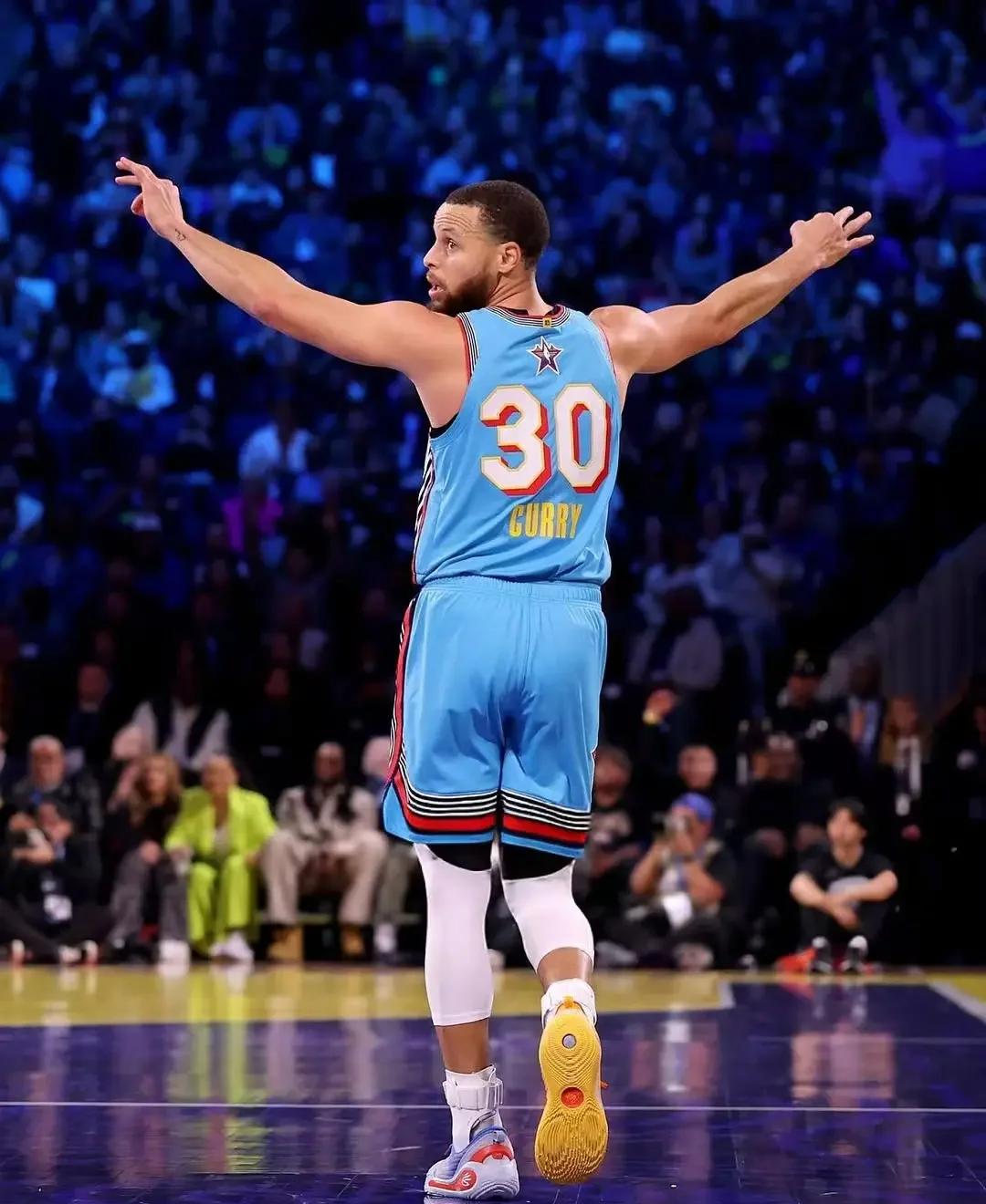 详细阅读:nba从窗峰库里三分球开始(nba开局得到巅峰库里三分技能!) nba从窗峰库里三分球开始(nba开局得到巅峰库里三分技能!)